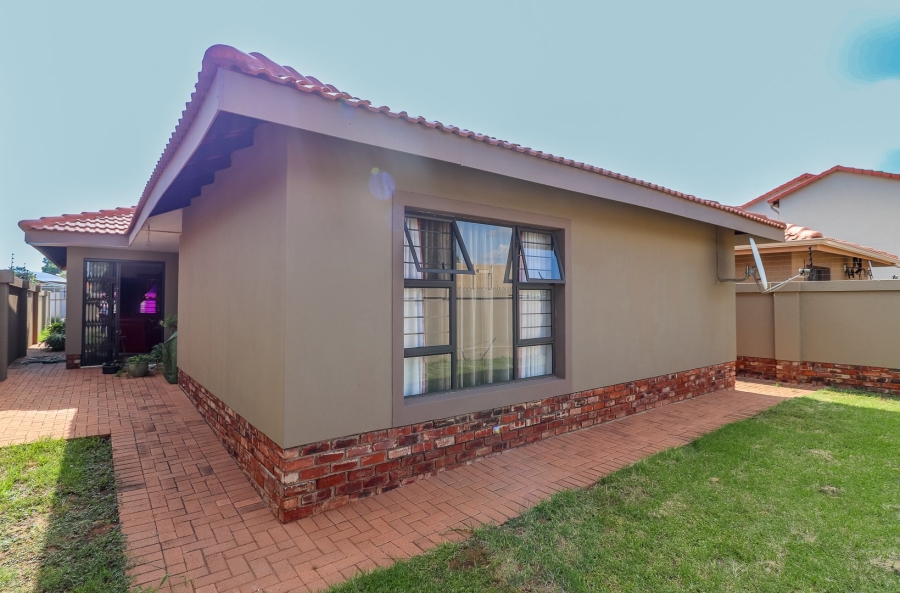 2 Bedroom Property for Sale in Flamwood North West
